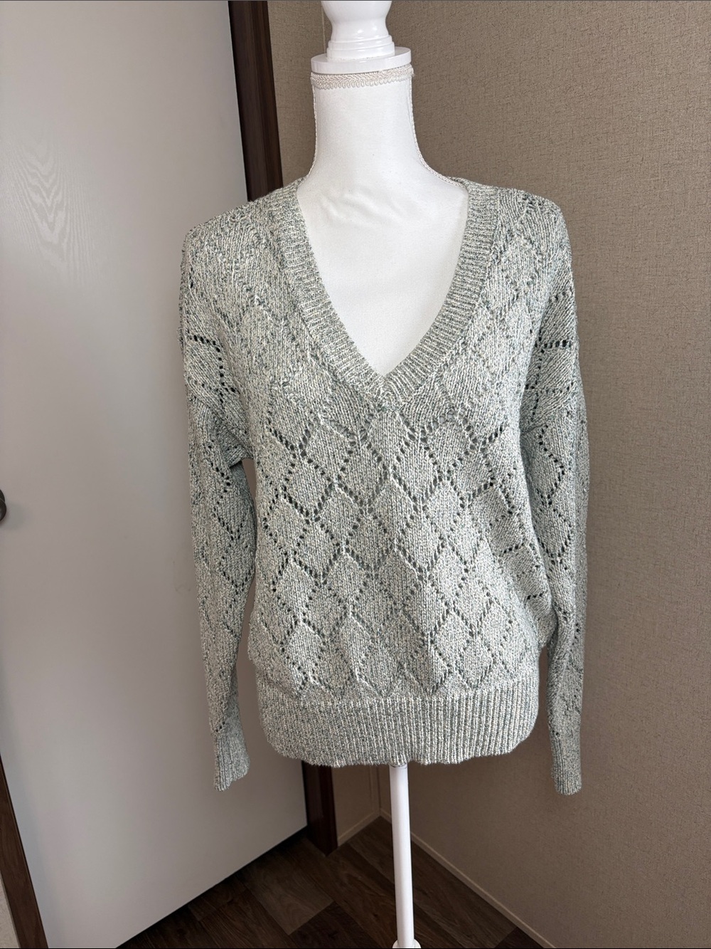 WHBM Womens Metallic Pointelle V Neck Open Knit Sweater Green Ivory Sz L Preppy